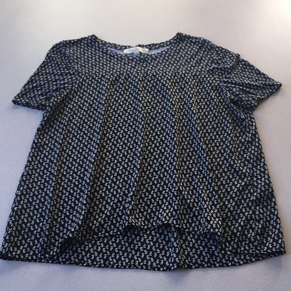 Ann Taylor LOFT geometric high low t shirt - Picture 2 of 8